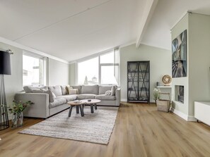 Living area - Nice holiday home with a spacious terrace (Kamperland)