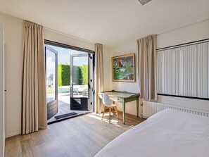 5 bedrooms, Internet - Holiday home on Lake Veere (Kamperland)