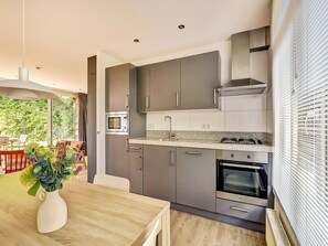 Fridge, oven, dishwasher, high chair - Holiday home by the sea with a lovely garden (Kamperland)