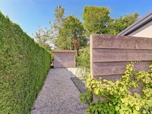 Property grounds - Holiday home by the sea with a lovely garden (Kamperland)