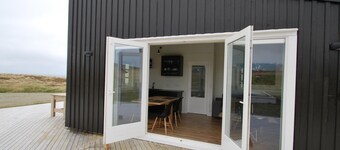 Romantisches Luxus-Panorama-Häuschen mit Meer- u by Interhome