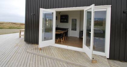 Romantisches Luxus-Panorama-Häuschen mit Meer- u by Interhome