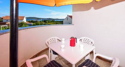 No.:5 Apartment on the second floor, large balcony, sea view!
