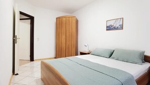 1 室のベッドルーム、WiFi (無料)、ベッドシーツ