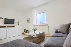 Living area - No.:5 Apartment on the second floor, large balcony, sea view! (Vodice)