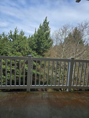 Property grounds - Ocean Shores Oyhut Village 2-bedroom 2 full bath condo . Oyhut Village (Ocean Shores)