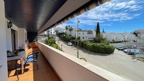 Outdoor dining - 3 beds close to the marina and beach, walking distance to town center (Estepona)