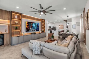 Smart-TV, Videospiele, Tischfußball