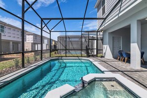 Piscine extérieure, piscine chauffée