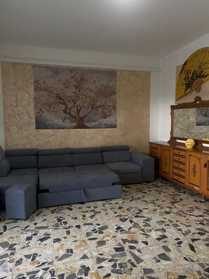 Interior - Cozy 1-bedroom house in enchanting Mattine with AC (Mattine)