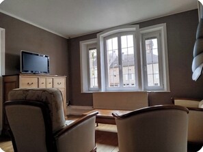Living area - Charming Gîte (Étival-Clairefontaine)