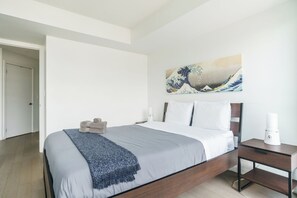 Room - Classic Suite Downtown with Living room and Parking (Toronto)