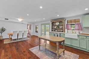 Dining - Spacious 4-bedroom home in beautiful Fredericksburg (Fredericksburg)