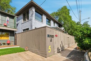 Exterior - Montrose Casita - Quiet 1 BD/1BA (Houston)