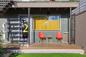 Exterior - Retro 1 Bd Apt near Montrose! (Houston)