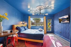 Een strijkplank/strijkijzer, gratis wifi, beddengoed