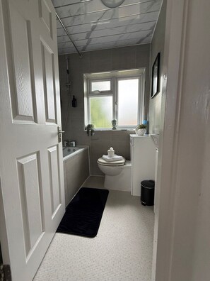 Hair dryer, towels - Contractor 4-Bed | FREE Parking | Wi-Fi | Hemel (Hertfordshire)