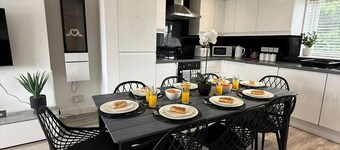Contractor 4-Bed | FREE Parking | Wi-Fi | Hemel
