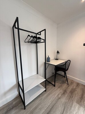 Interior - Contractor 4-Bed | FREE Parking | Wi-Fi | Hemel (Hertfordshire)