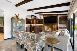 Smart-TV, Kamin