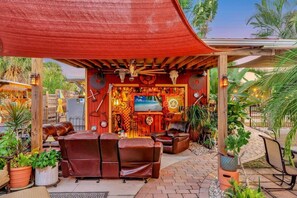 Property grounds - Daze Inn Between: lagoon pool mins to beaches (South Venice)