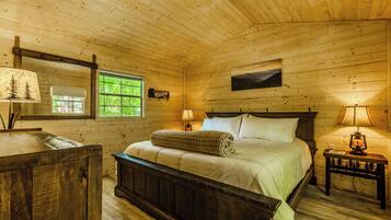 1 bedroom, desk, free WiFi, bed sheets