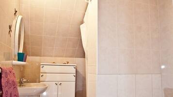 Apartment | Bathroom