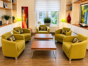 Lobby sitting area - FlexInn Hotel Gelsenkirchen (Gelsenkirchen)