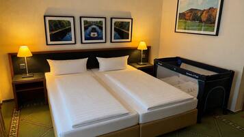 Comfort Double or Twin Room, Non Smoking | Desk, laptop workspace, free WiFi