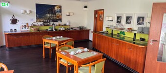 格爾森基興弗萊克斯茵飯店  