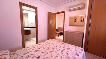 3 Schlafzimmer, Bügeleisen/Bügelbrett
