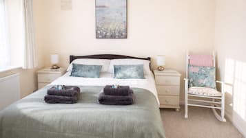 3 bedrooms, iron/ironing board, WiFi, bed sheets