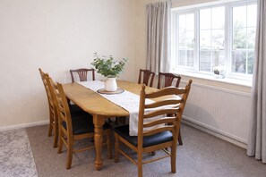 Dining - Wheatley Oxford Cottage with Parking & Garden (Wheatley)