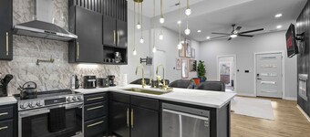 New Indy Game House- Theater + Arcade - Sleeps 12