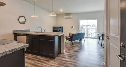 Top Floor Apartment Downtown Clarksville