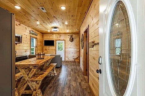 New! A Little Slice of Smoky Mountain Magic - Hot Tub Included!