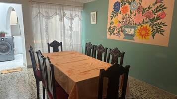 Room, 1 Bedroom, Balcony | Dining room