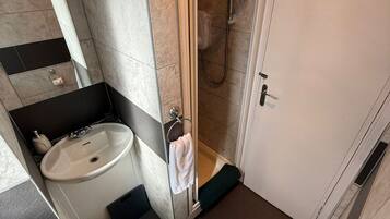 Een douche, een haardroger