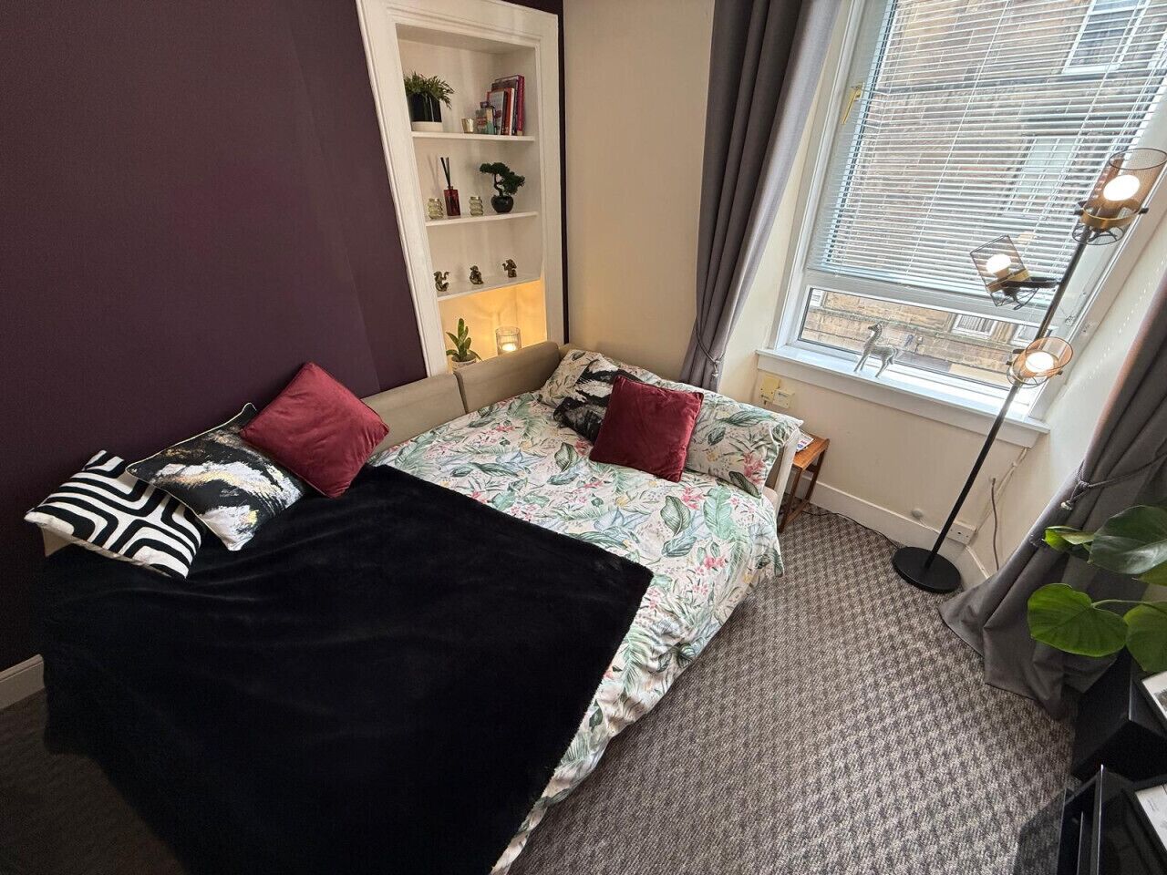 Desk, iron/ironing board, travel cot, WiFi