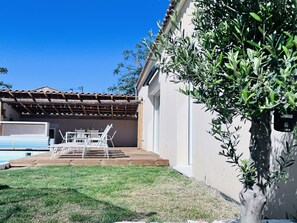 Outdoor dining - AQUI SIAN BEN by Interhome (L'isle sur la Sorgue)