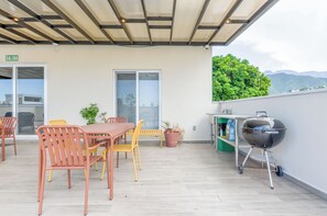 Outdoor dining - Casa Curie (Monterrey)