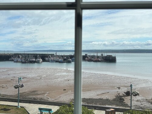 Harbour-View Overlooking the Bay of Fundy - Digby