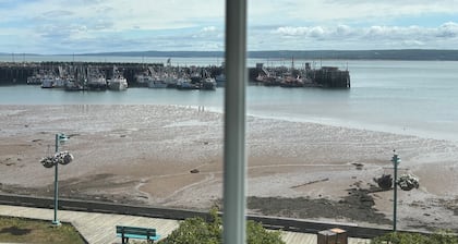 Harbour-View Overlooking the Bay of Fundy - Digby