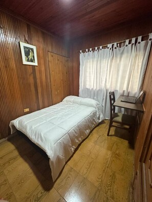 Zimmer, 1 Schlafzimmer, Balkon