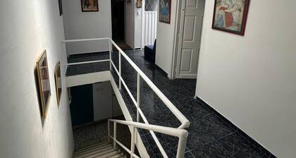 Room-h4 Exceptional Location Near Histor