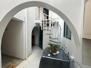 Room, 1 Bedroom, Balcony | Interior - Room-h4 Exceptional Location Near Histor (Popayán)