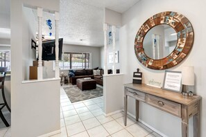 Lobby - Palm Harbor Pool Home Near Beaches and Golf (Palm Harbor)