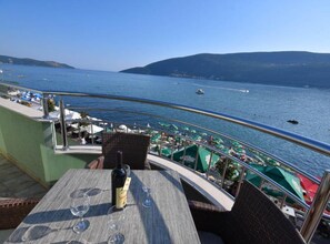 Outdoor dining - Amor Residence - One Bedroom Apartment with Terrace and Sea View (5 ) (Herceg Novi)
