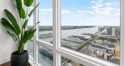 Corner 2BR Skyline Views, High Floor, Walk to Times Square