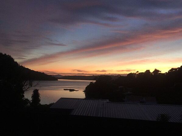 Unclassified image, 1 of 11, button - Relax and kick back. (Raglan)